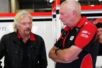 Virgin-Chef Richard Branson und John Booth (Marussia-Teamchef) 