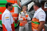 Nico Hülkenberg (Force India) und Otmar Szafnauer freuen sich über Platz vier