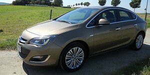 Opel Astra Limousine: Die Familie bekommt Zuwachs