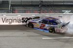 Nationwide-Tabellenführer Elliott Sadler (Childress) verteidgte Rang eins trotz dieses Crashs