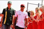 Witali Petrow (Caterham) und Lewis Hamilton (McLaren) 