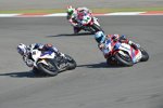 Leon Haslam vor Carlos Checa 