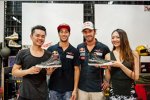 Daniel Ricciardo und Jean-Eric Vergne (Toro Rosso) basteln sich bei Designer Mark Ong ihre eigenen Sneakers