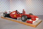 Fernando Alonso und Felipe Massa (Ferrari) anlässlich des 500. Grand Prix mit Sponsor Shell in einem Lego-Formel-1-