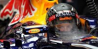 Bild zum Inhalt: Feuchter Auftakt in Singapur: Vettel vor Hamilton