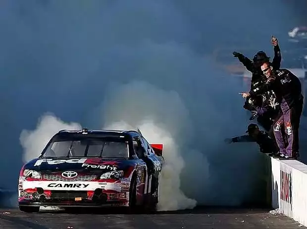 Denny Hamlin Titel-Bild zur News: Denny Hamlin