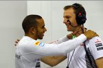 Lewis Hamilton mit Interims-Renningenieur Mark Temple (McLaren)