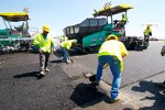 Letzte Arbeiten am Asphalt