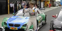 Bild zum Inhalt: Farfus jauchzend, Mercedes am Boden zerstört