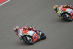 Nicky Hayden vor Valentino Rossi (Ducati) 