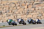 Dominique Aegerter vor Mika Kallio 