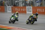 Bradley Smith vor Dominique Aegerter 