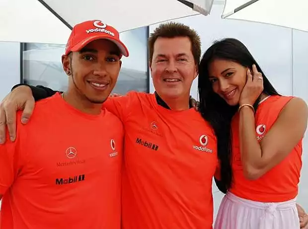 Titel-Bild zur News: Lewis Hamilton, Simon Fuller und Nicole Scherzinger
