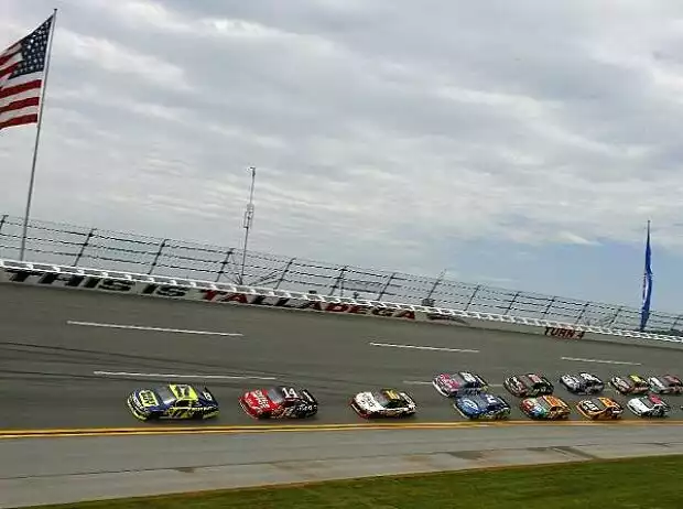 Race Action in Talladega im Mai 2012 Titel-Bild zur News: Race Action in Talladega im Mai 2012