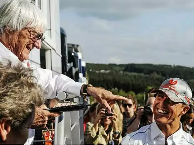 Titel-Bild zur News: Michael Schumacher, Bernie Ecclestone (Formel-1-Chef)