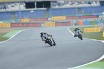 Ayrton Badovini vor Michel Fabrizio (BMW Motorrad Italia) 