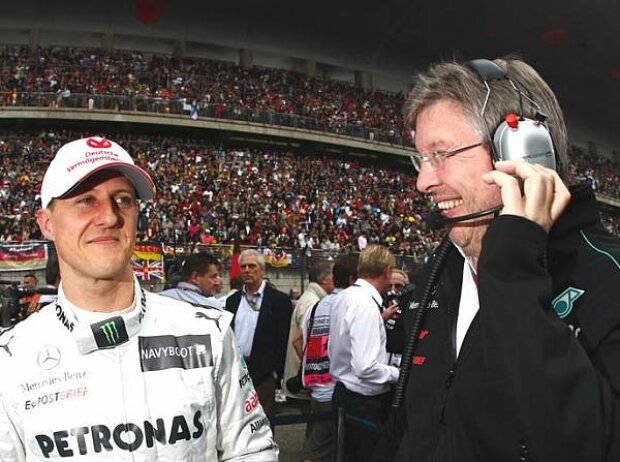Titel-Bild zur News: Michael Schumacher, Ross Brawn (Mercedes-Teamchef)