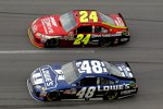 Die Hendrick-Teamkollegen Jeff Gordon (2.) und Jimmie Johnson (17.) - Einer kam durch das Chaos, der andere nicht