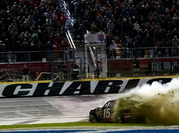 Clint Bowyer Titel-Bild zur News: Clint Bowyer