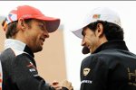 Jenson Button (McLaren) und Pedro de la Rosa (HRT) 