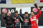 Adrian Newey (Technischer Direktor, Red Bull), Mark Webber (Red Bull), Sebastian Vettel (Red Bull) und Fernando Alonso (Ferrari) 