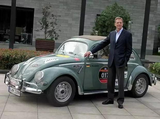 Jochem Heizmann mit dem Mille Miglia Käfer Titel-Bild zur News: Jochem Heizmann mit dem Mille Miglia Käfer