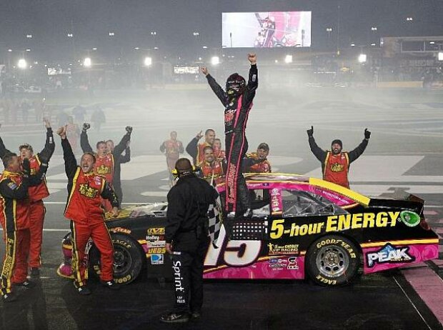 Clint Bowyer Clint Bowyer