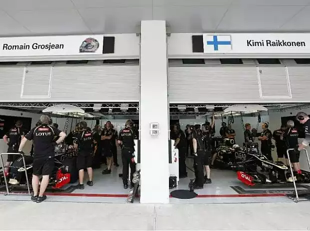 Titel-Bild zur News: Romain Grosjean, Kimi Räikkönen