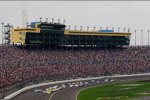 Die 78.000 Zuschauer am Kansas Speedway sahen eine NASCAR-Show der besonderen Art