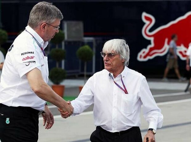 Titel-Bild zur News: Ross Brawn (Mercedes-Teamchef), Bernie Ecclestone (Formel-1-Chef)