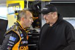 Marcos Ambrose (Petty) mit Crewchief Mike Ford