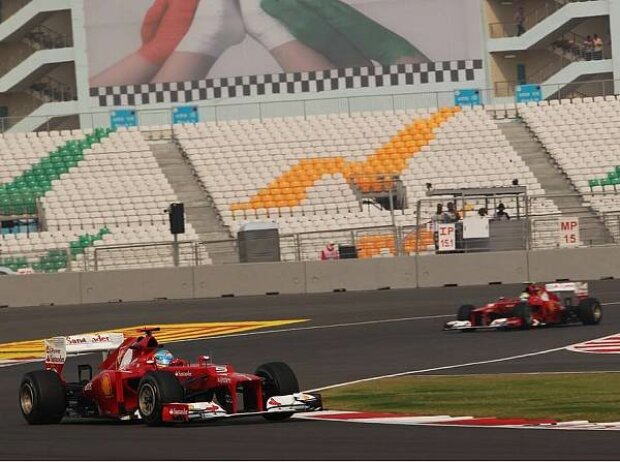 Fernando Alonso vor Felipe Massa Fernando Alonso vor Felipe Massa