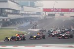 Sebastian Vettel (Red Bull) und Mark Webber (Red Bull) am Start vorn