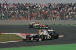 Sergio Perez (Sauber) vor Nico Hülkenberg (Force India) 