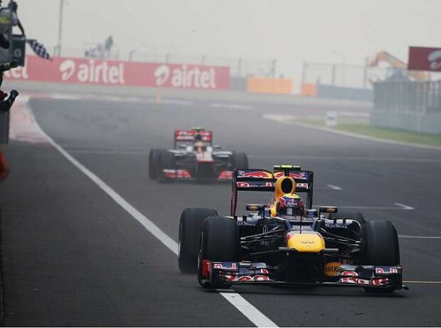 Lewis Hamilton hinter Mark Webber Lewis Hamilton hinter Mark Webber