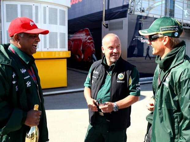 Titel-Bild zur News: Tony Fernandes, Mike Gascoyne und Heikki Kovalainen