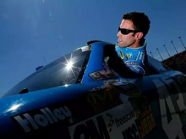 Aric Almirola Titel-Bild zur News: Aric Almirola