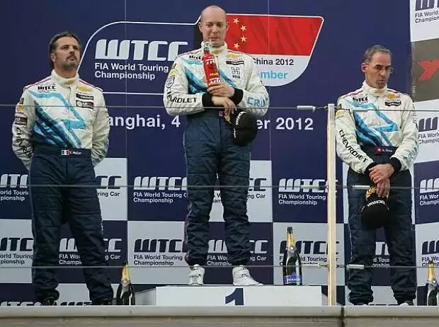 Titel-Bild zur News: Alain Menu, Yvan Muller, Robert Huff