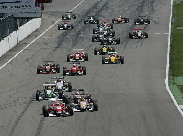 Titel-Bild zur News: Formel 3 Cup Start