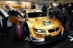 Der eigens für Alessandro Zanardi umgebaute und lackierte BMW M3 DTM in der Box