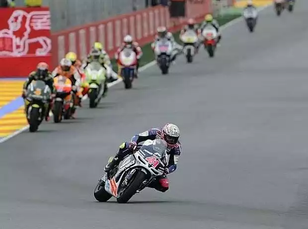 Titel-Bild zur News: Sergio Hernandez, Yonny Hernandez, Stefan Bradl, Randy de Puniet, Nicky Hayden, Emanuele Pirro, Michele Pirro, Mattia Pasini, Katsuyuki Nakasuga, Karel Abraham, Jorge Lorenzo, Jonathan Rea, James Ellison, Ivan Silva, Hector Barbera, David Salom, Danilo Pe
