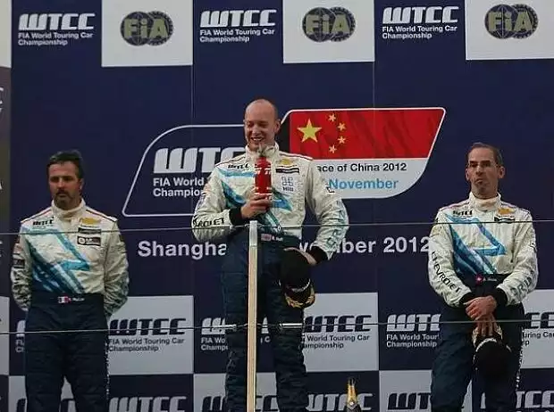 Alain Menu, Yvan Muller, Robert Huff Titel-Bild zur News: Alain Menu, Yvan Muller, Robert Huff