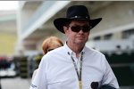 FIA-Rennkommissare Garry Connelly trägt ebenfalls Cowboyhut
