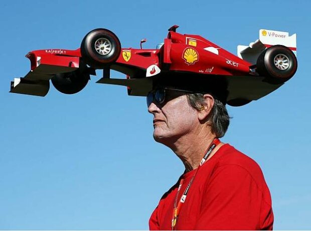 Titel-Bild zur News: Ferrari-Fan in Austin
