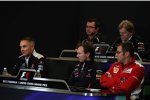 Eric Boullier (Lotus-Teamchef), Norbert Haug (Mercedes-Motorsportchef), Martin Whitmarsh (Teamchef, McLaren), Christian Horner (Red-Bull-Teamchef) und Stefano Domenicali (Ferrari-Teamchef) 