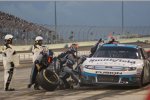 Boxenstopp bei Aric Almirola