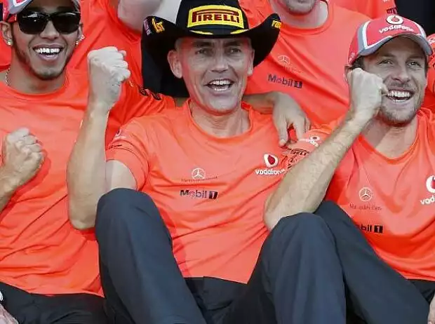 Titel-Bild zur News: Jenson Button, Martin Whitmarsh (Teamchef, McLaren), Lewis Hamilton