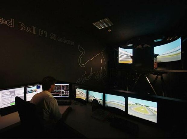 Titel-Bild zur News: Red-Bull-Simulator in Milton Keynes