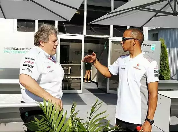Titel-Bild zur News: Norbert Haug und Lewis Hamilton