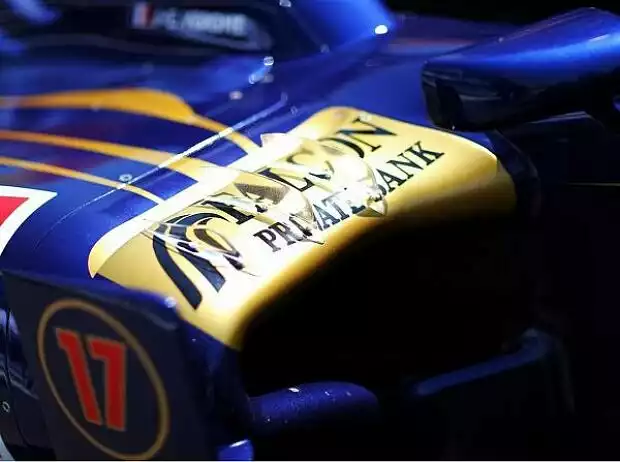 Titel-Bild zur News: Falcon-Logo auf dem Toro Rosso
